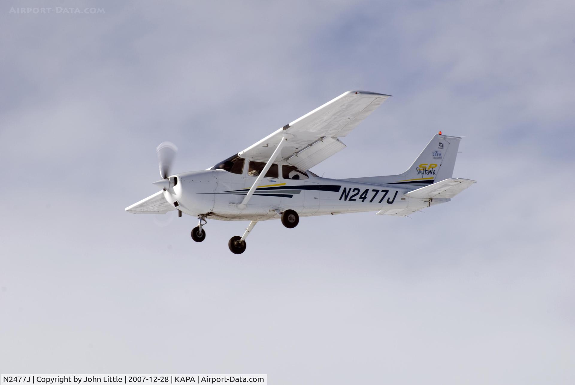 N2477J, 2001 Cessna 172S C/N 172S8802, Approach to 17L