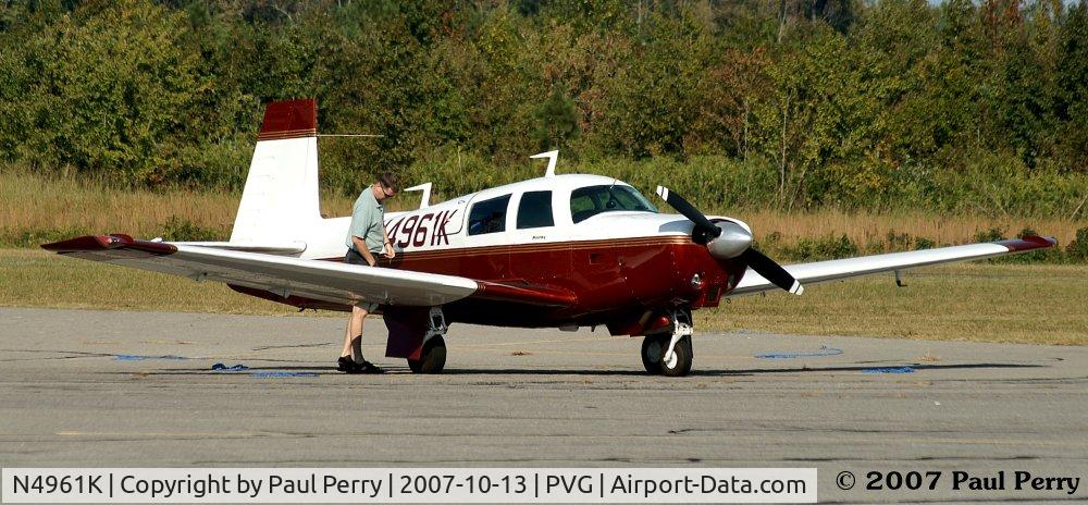 N4961K, 1977 Mooney M20C Ranger C/N 20-1232, Just in time!  Uncovering for a hop perhaps?