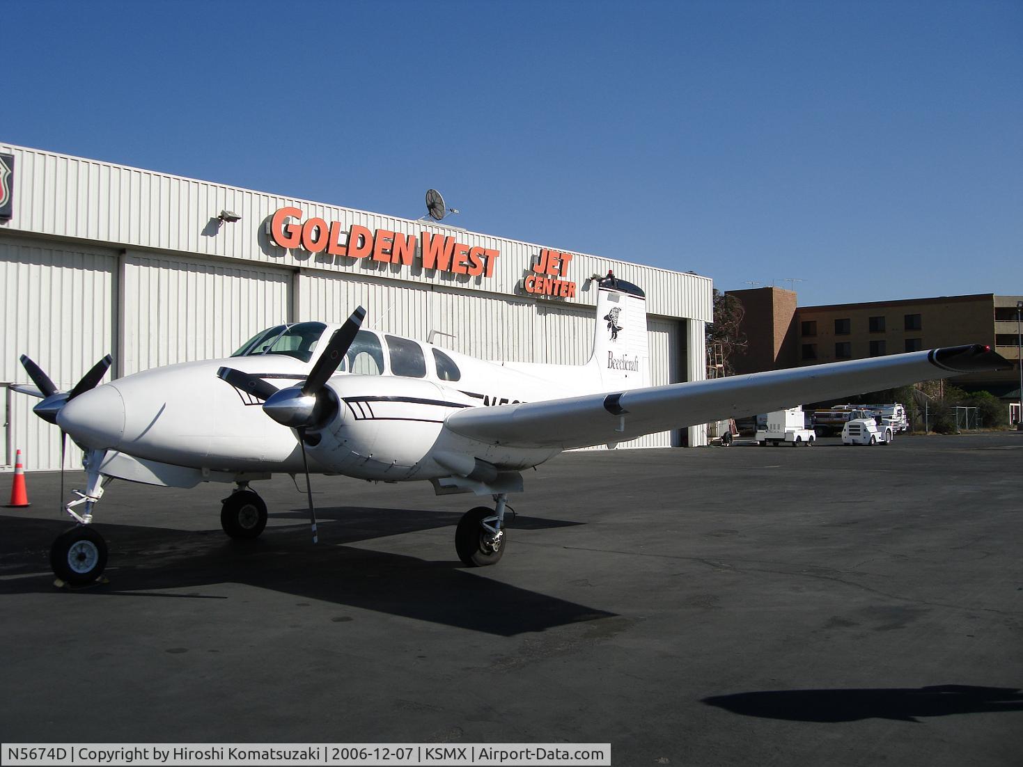 N5674D, 1958 Beech D50A Twin Bonanza C/N DH-174, The classic twin Bonanza