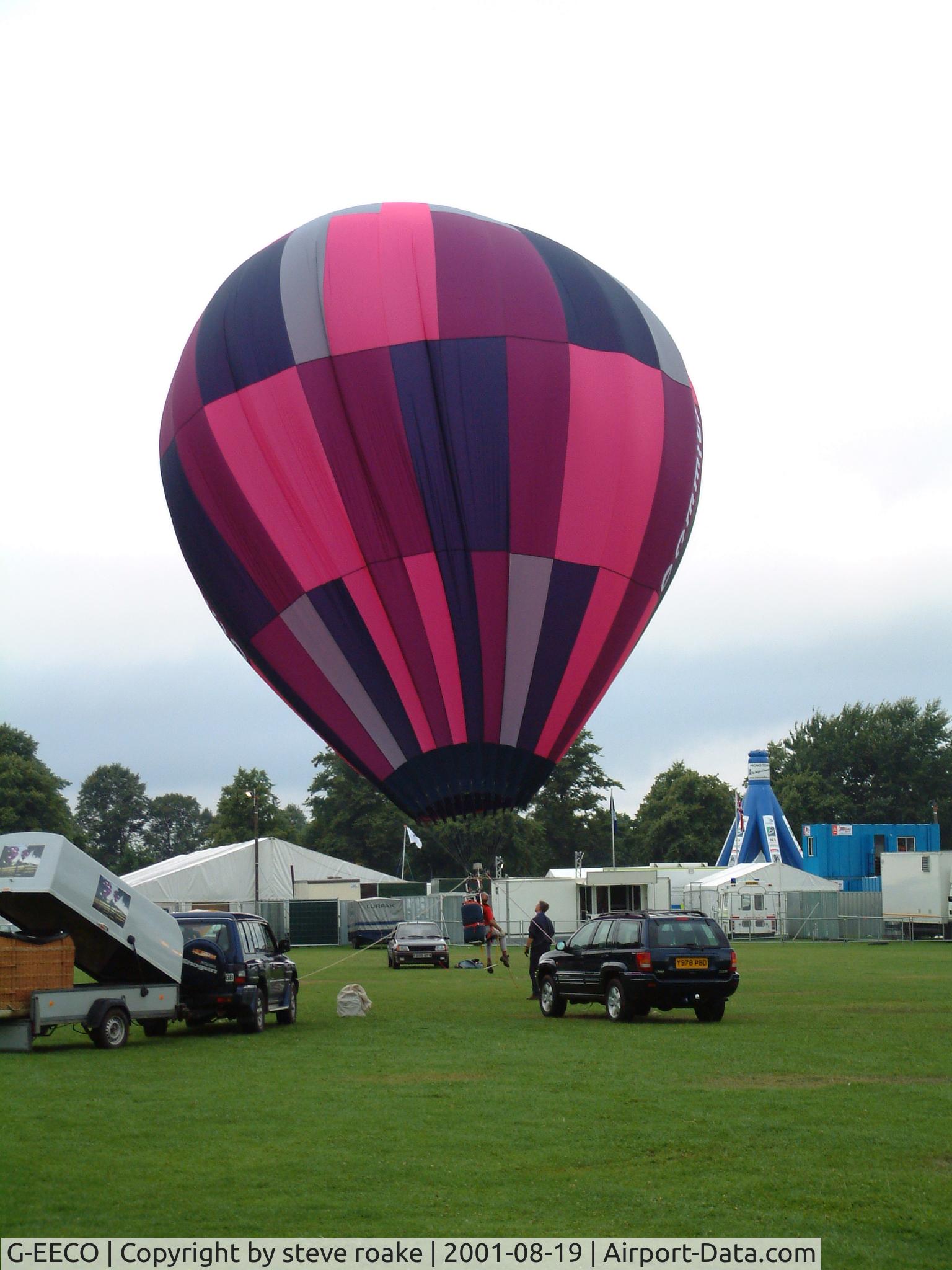 G-EECO, 2000 Lindstrand Balloons Ltd LBL 25A CLOUDHOPPER C/N 668, tethered at Northampton in 2000