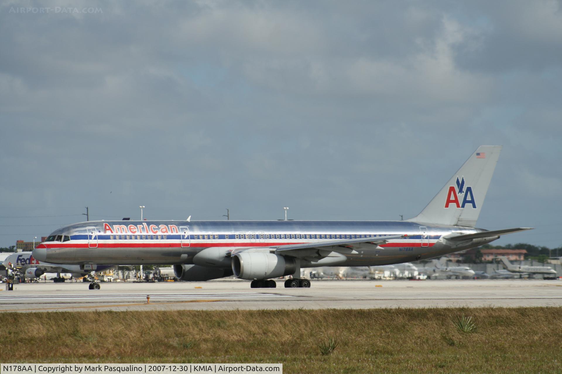 N178AA, 2002 Boeing 757-223 C/N 32398, Boeing 757-200