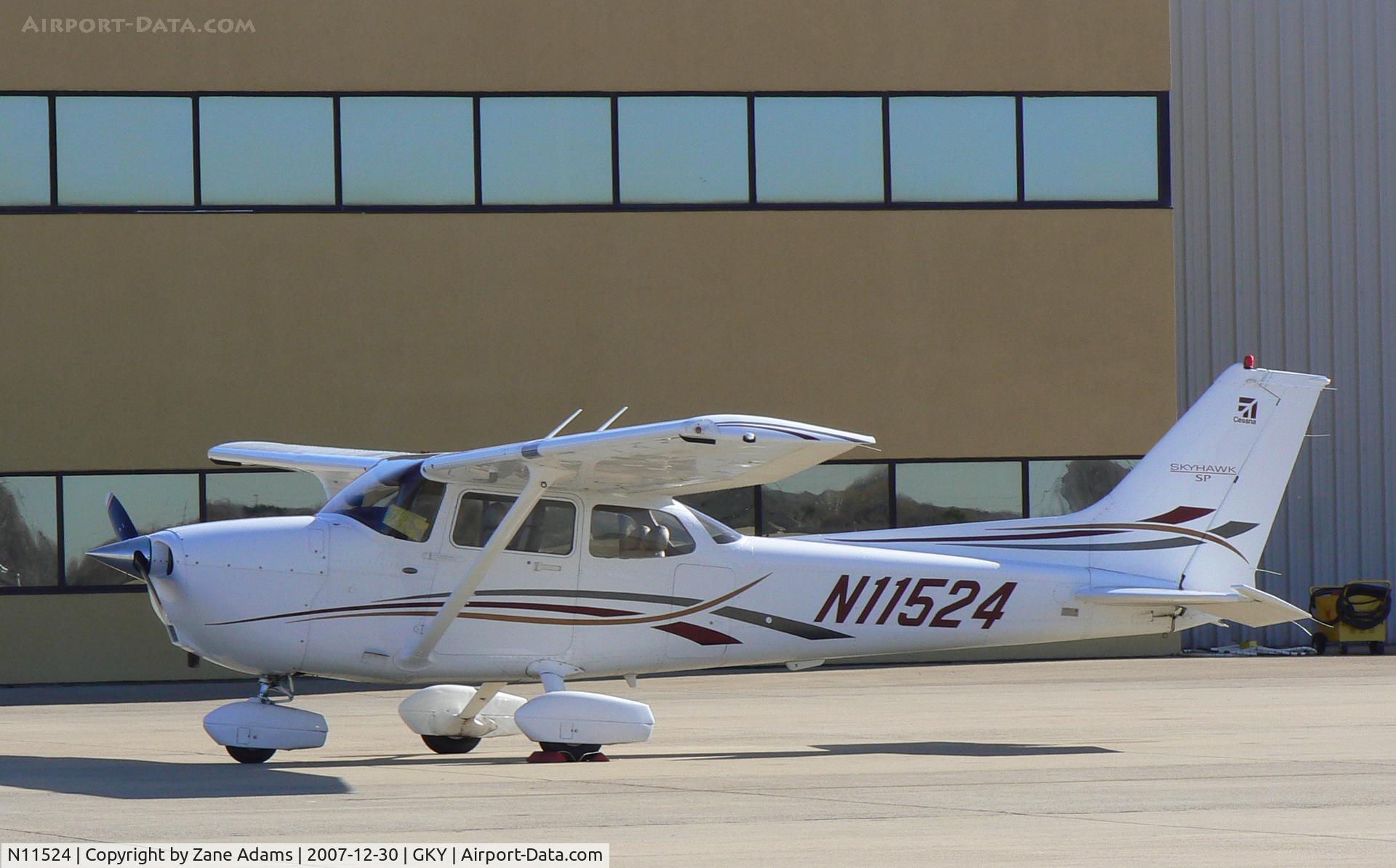N11524, 2006 Cessna 172S C/N 172S10340, Cessna 172 at Arlington