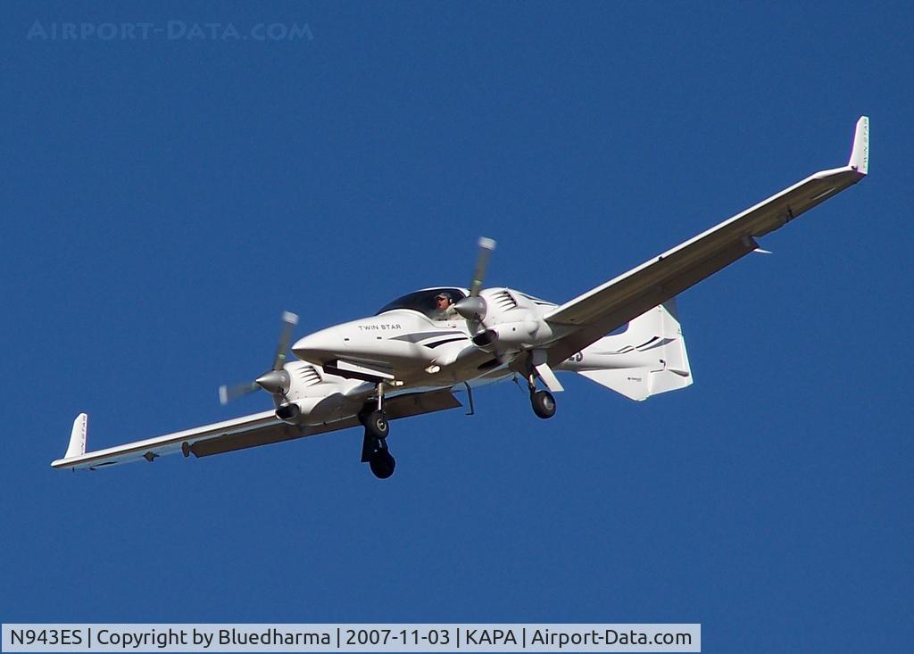 N943ES, 2006 Diamond DA-42 Twin Star C/N 42.AC033, Approach to 17L.