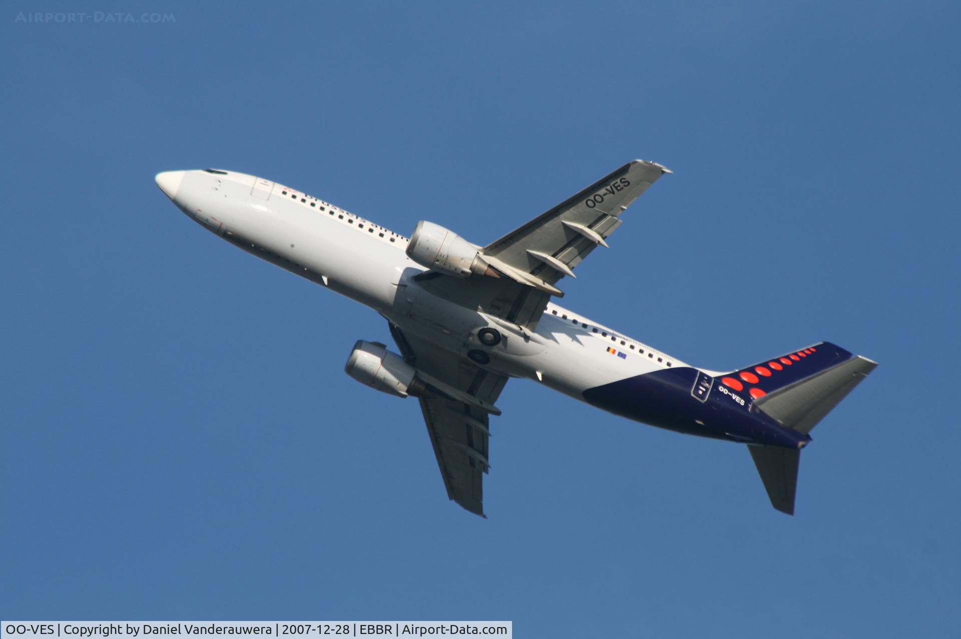 OO-VES, 1996 Boeing 737-43Q C/N 28493, taking off from rwy 25R