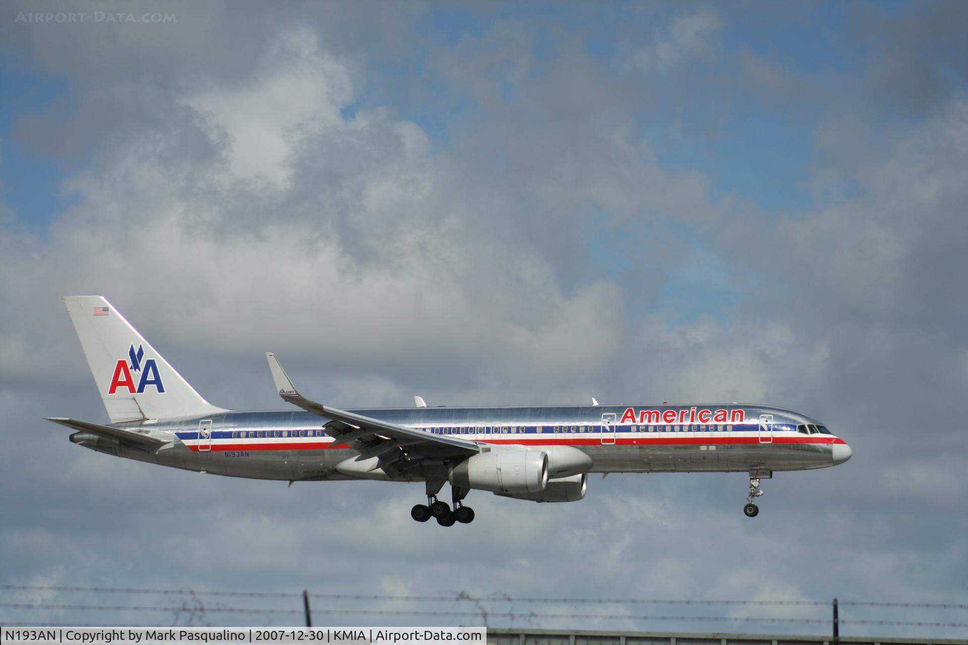 N193AN, 2001 Boeing 757-223 C/N 32387, Boeing 757-200