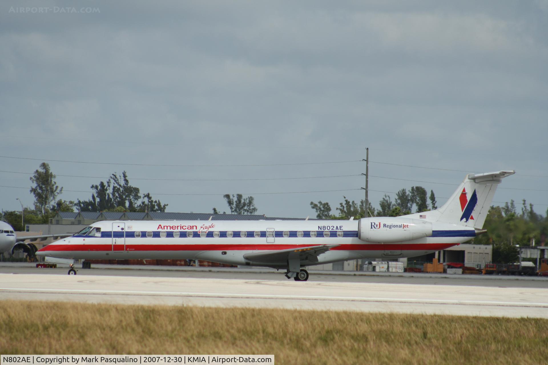 N802AE, 2001 Embraer ERJ-140LR (EMB-135KL) C/N 145471, EMB-135KL
