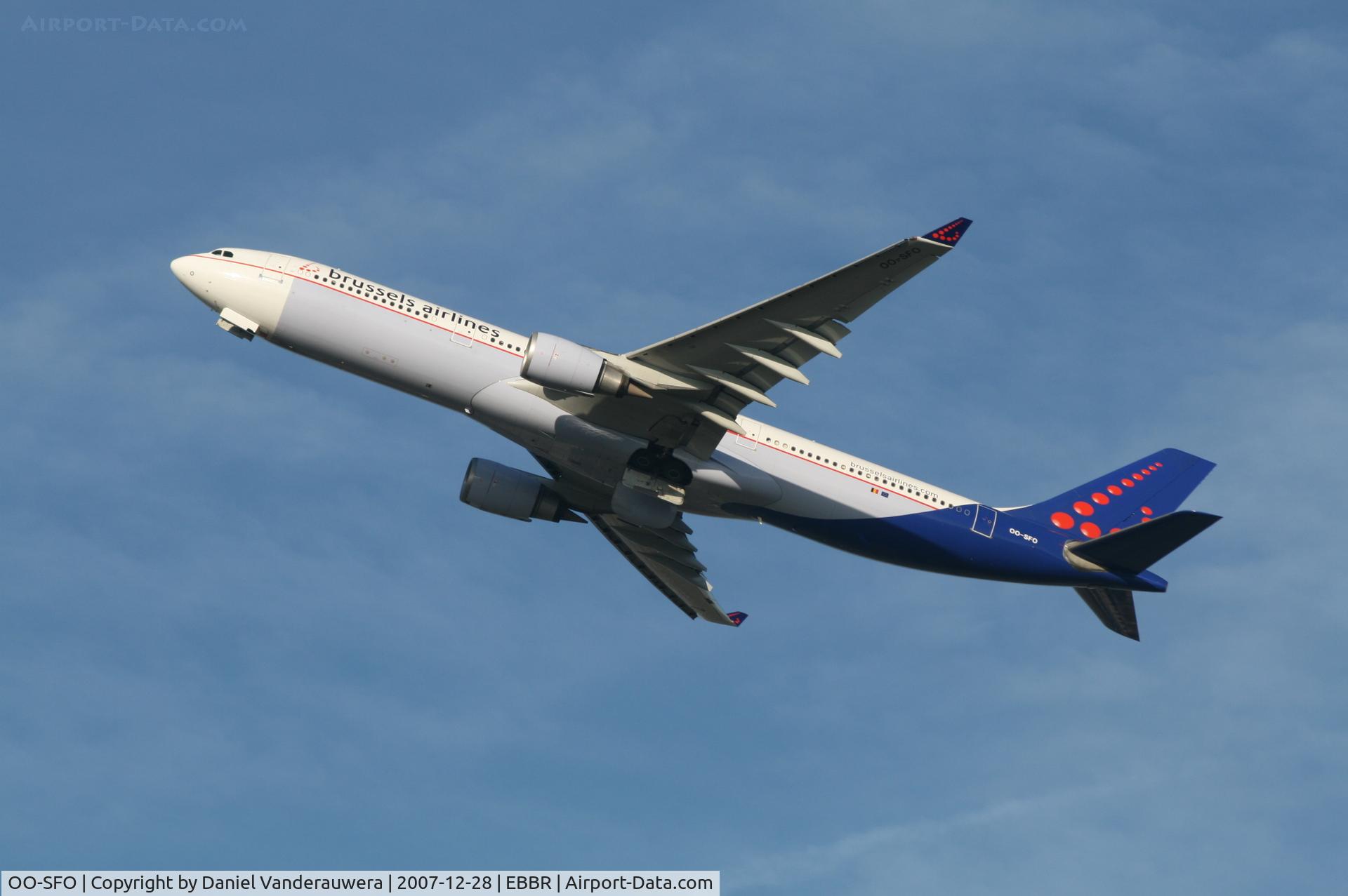 OO-SFO, 1994 Airbus A330-301 C/N 045, flight SN247 is taking off from rwy 25R