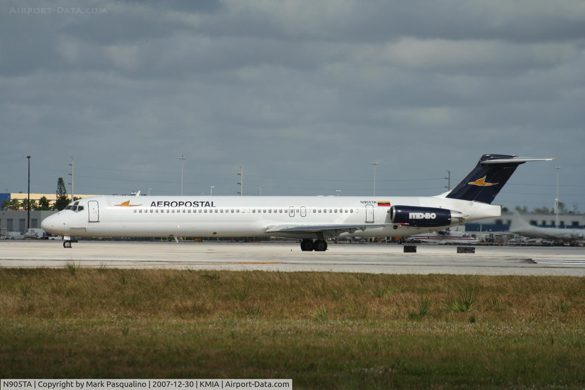 N905TA, 1990 McDonnell Douglas MD-82 (DC-9-82) C/N 49905, MD-82