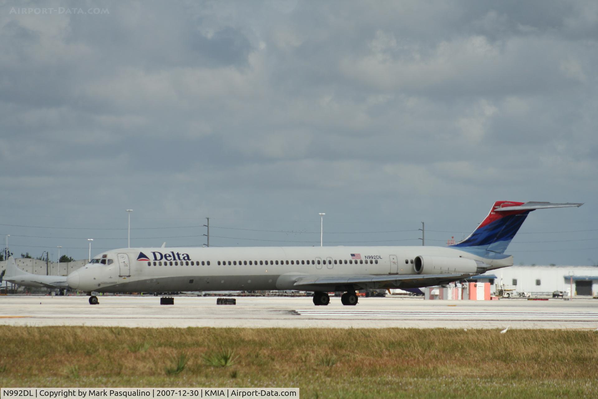 N992DL, 1991 McDonnell Douglas MD-88 C/N 53344, MD-88