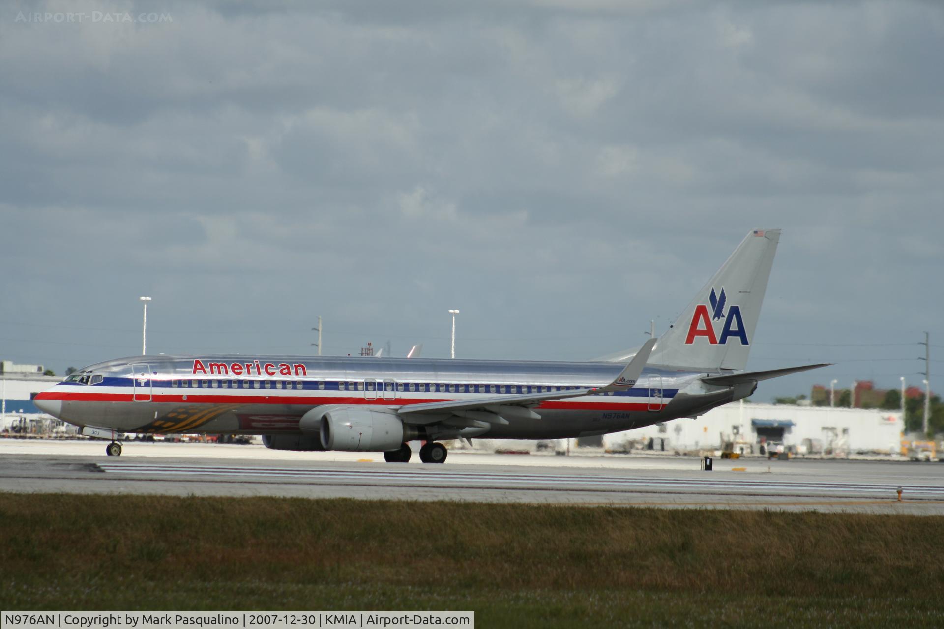 N976AN, 2001 Boeing 737-823 C/N 30099, Boeing 737-800