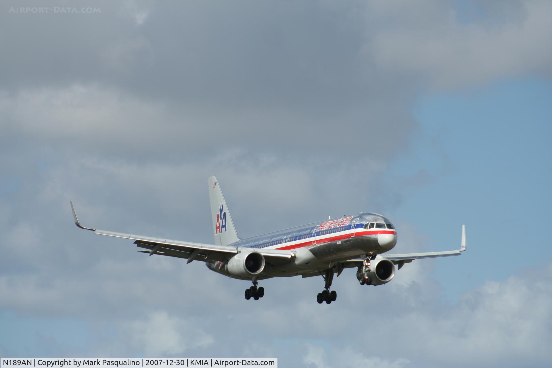 N189AN, 2001 Boeing 757-223 C/N 32383, Boeing 757-200