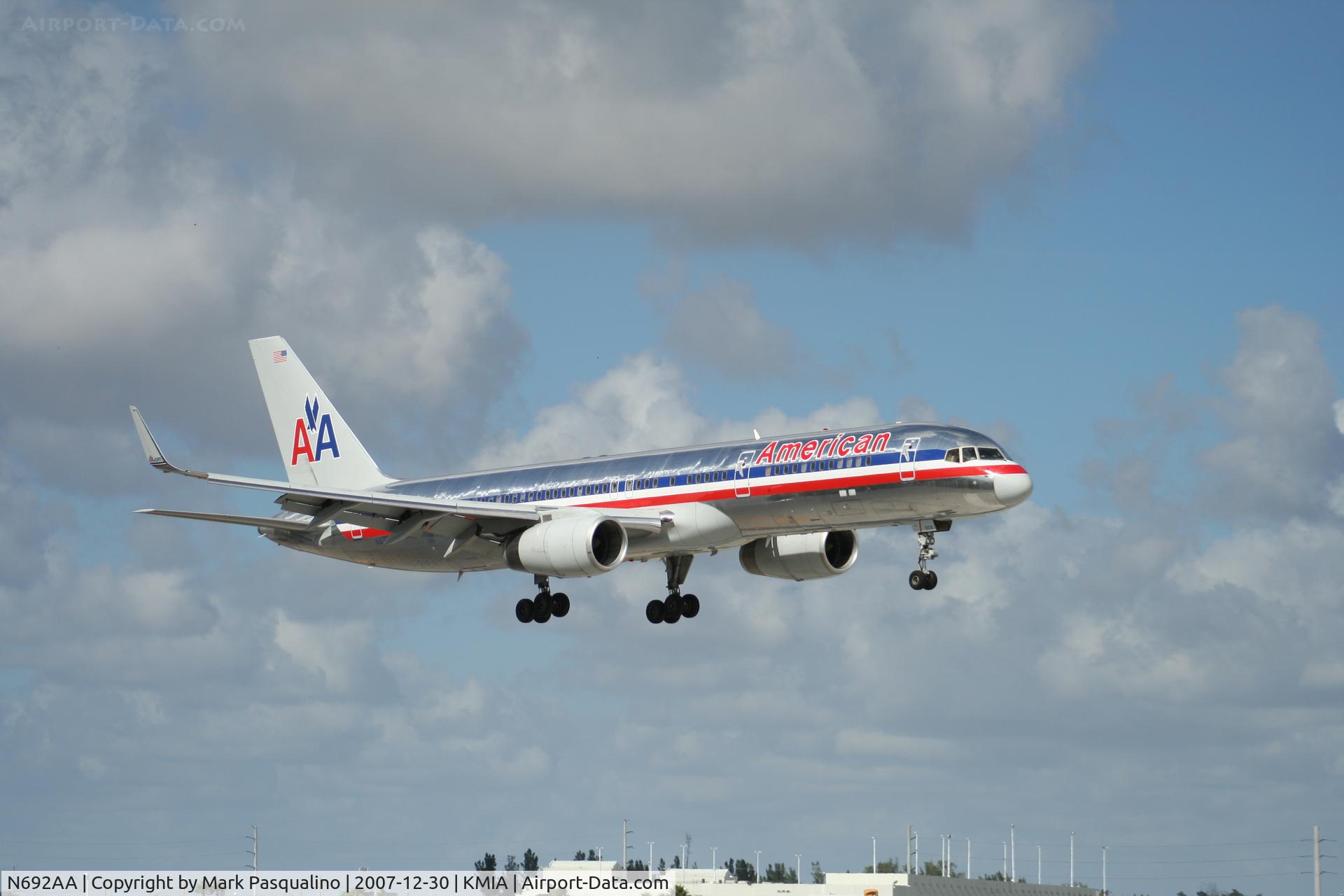 N692AA, 1993 Boeing 757-223 C/N 26972, Boeing 757-200