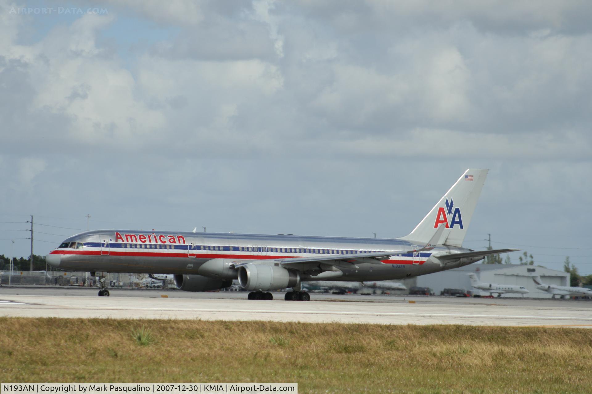 N193AN, 2001 Boeing 757-223 C/N 32387, Boeing 757-200