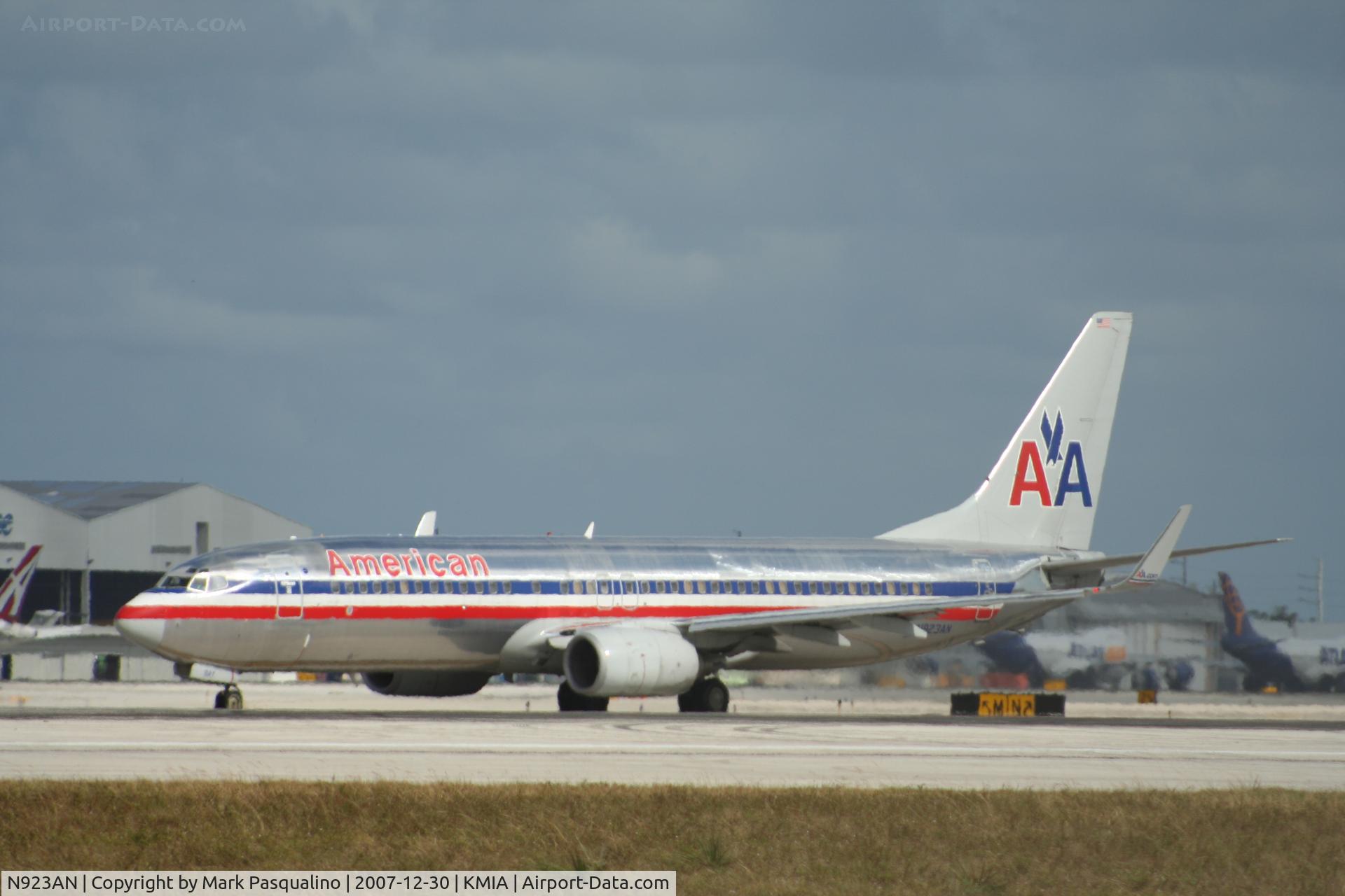 N923AN, 1999 Boeing 737-823 C/N 29524, Boeing 737-800