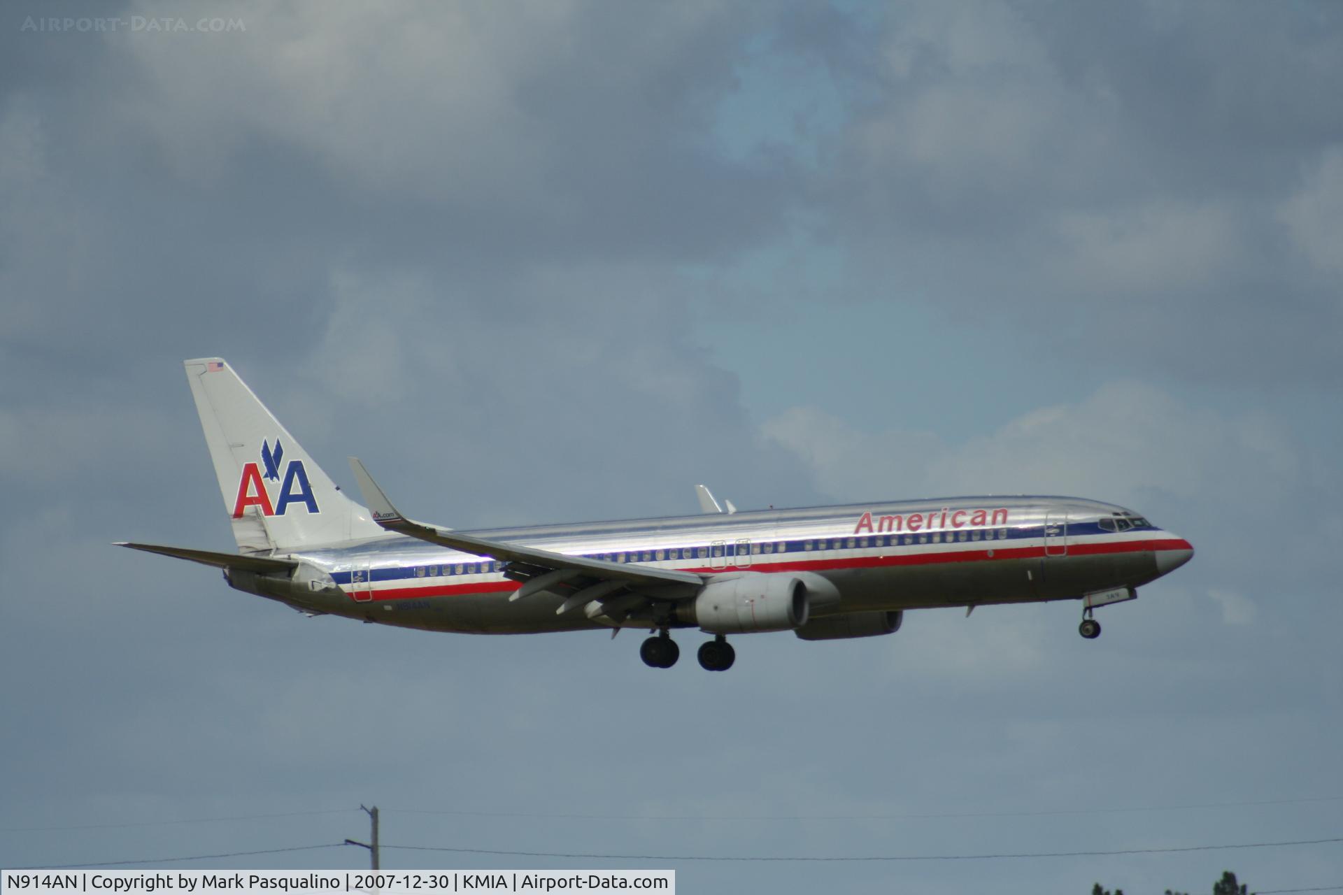 N914AN, 1999 Boeing 737-823 C/N 29515, Boeing 737-800