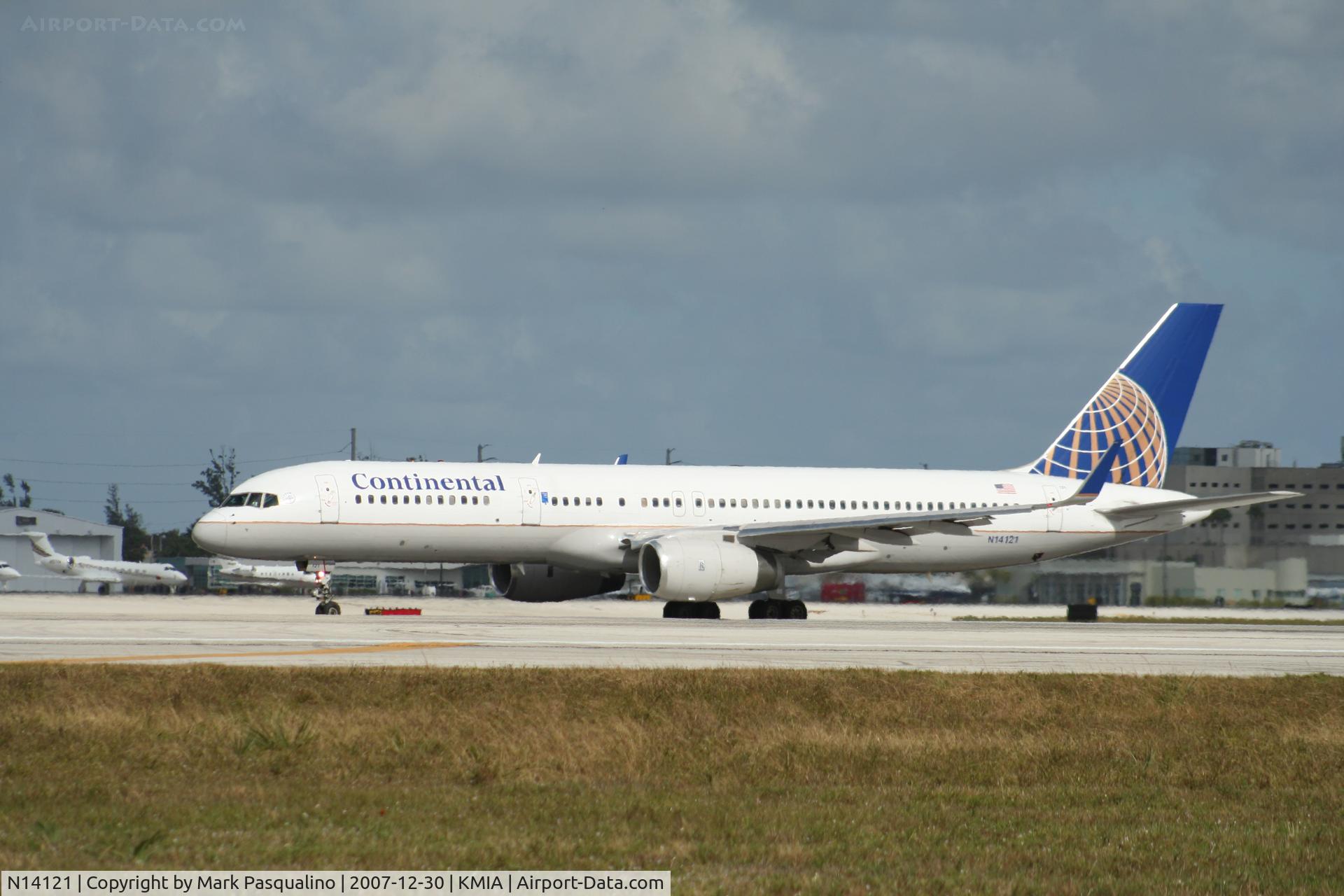 N14121, 1997 Boeing 757-224 C/N 27563, Boeing 757-200