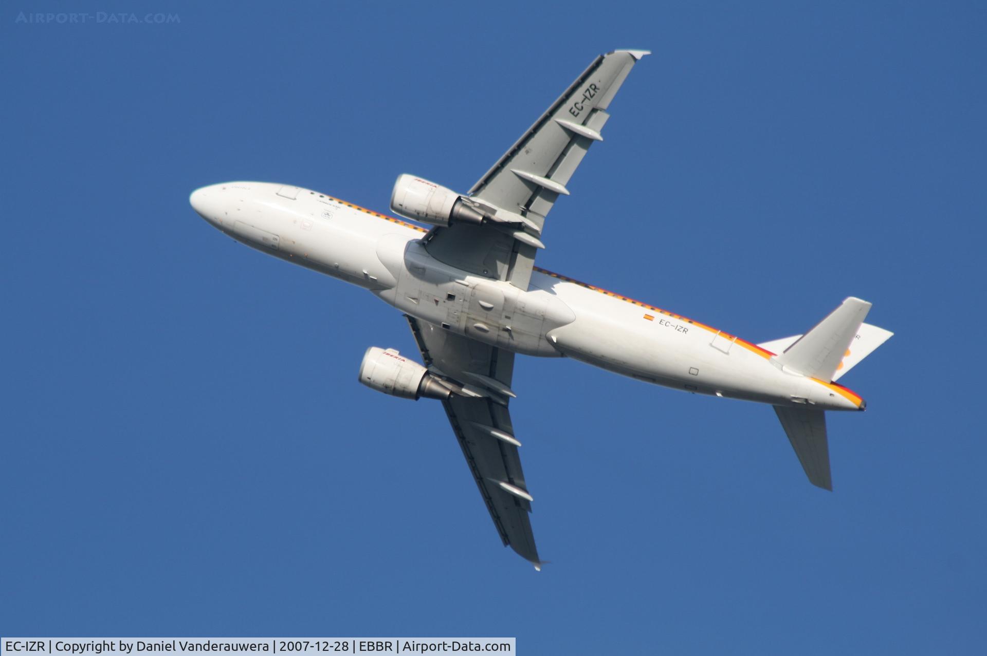 EC-IZR, 2004 Airbus A320-214 C/N 2242, flight IB2303 is taking off from rwy 25R