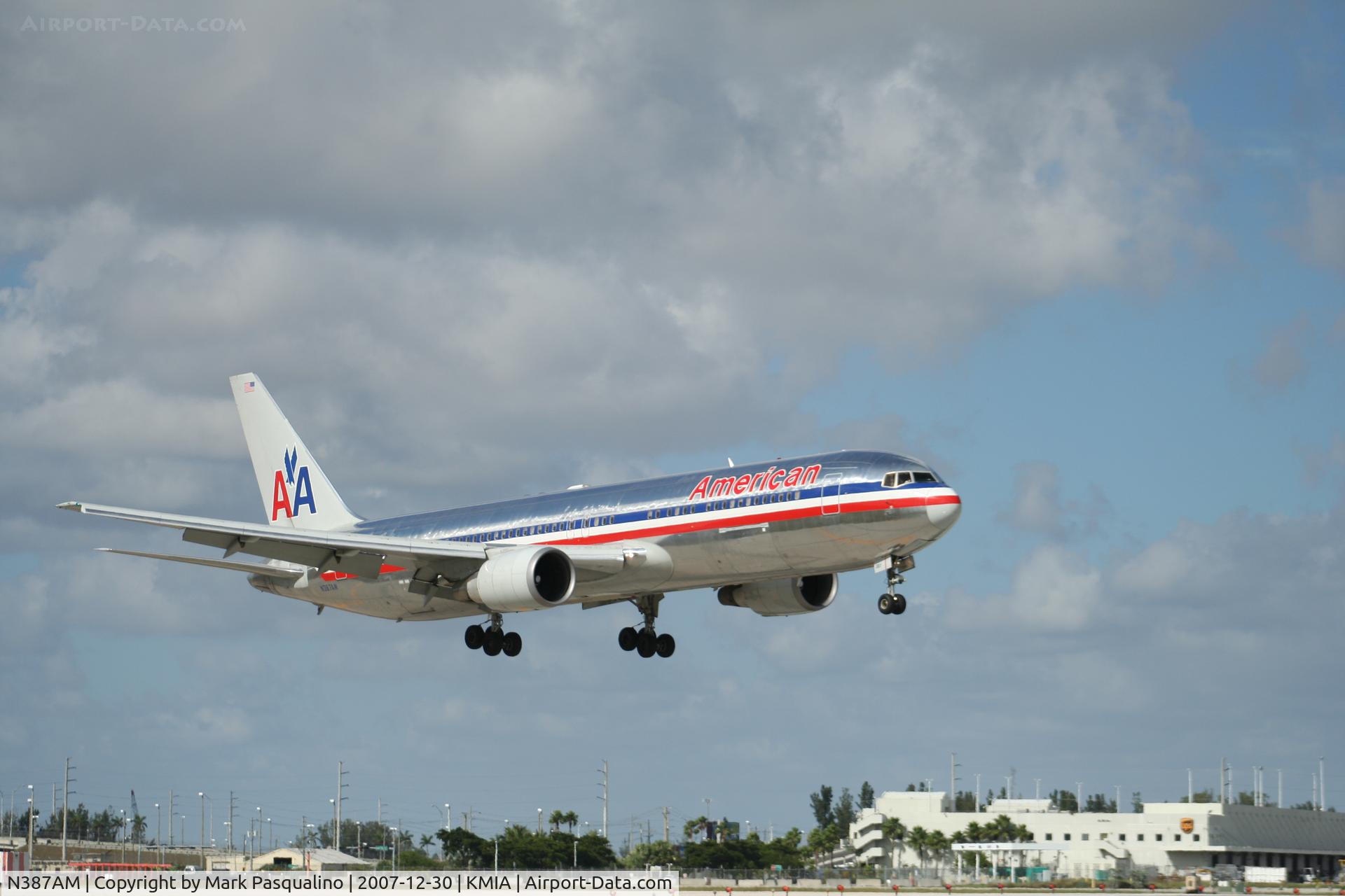N387AM, 1994 Boeing 767-323 C/N 27184, Boeing 767-300