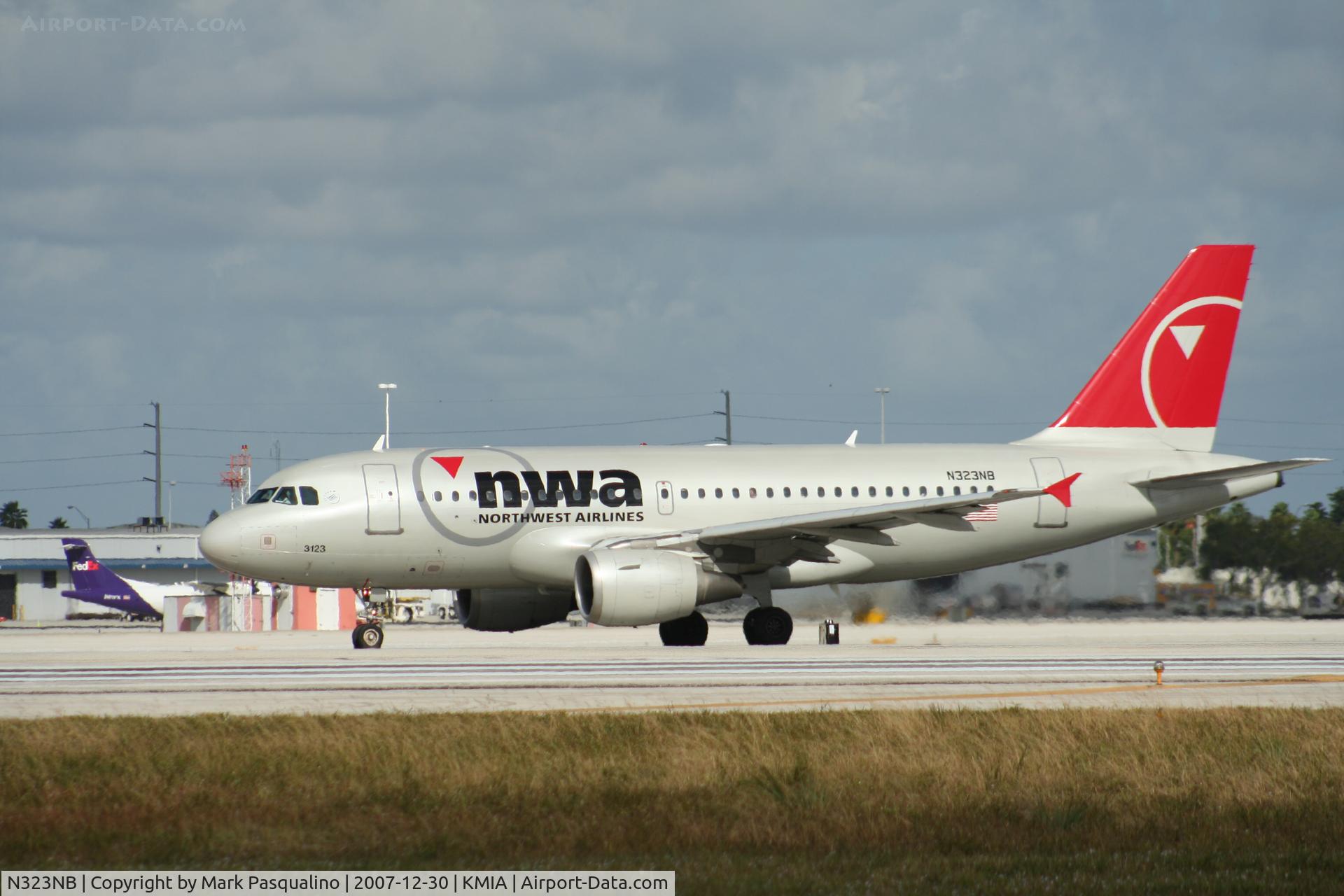 N323NB, 2001 Airbus A319-114 C/N 1453, Airbus A319