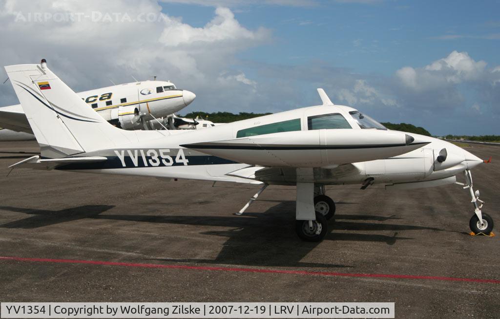YV1354, Cessna 310K C/N 310K-0013, visitor