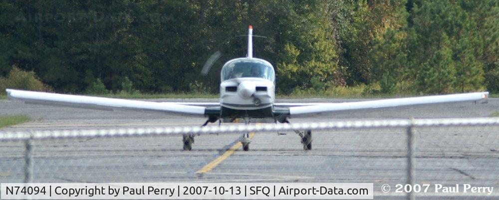 N74094, 1976 Grumman American AA-5B Tiger C/N AA5B0395, Taxiing into Suffolk