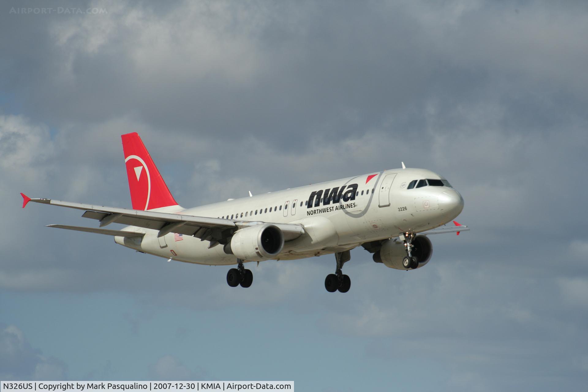 N326US, 1992 Airbus A320-211 C/N 282, Airbus A320
