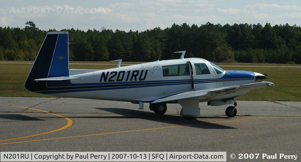 N201RU, 1977 Mooney M20J 201 C/N 24-0360, Headed out, departing SFQ