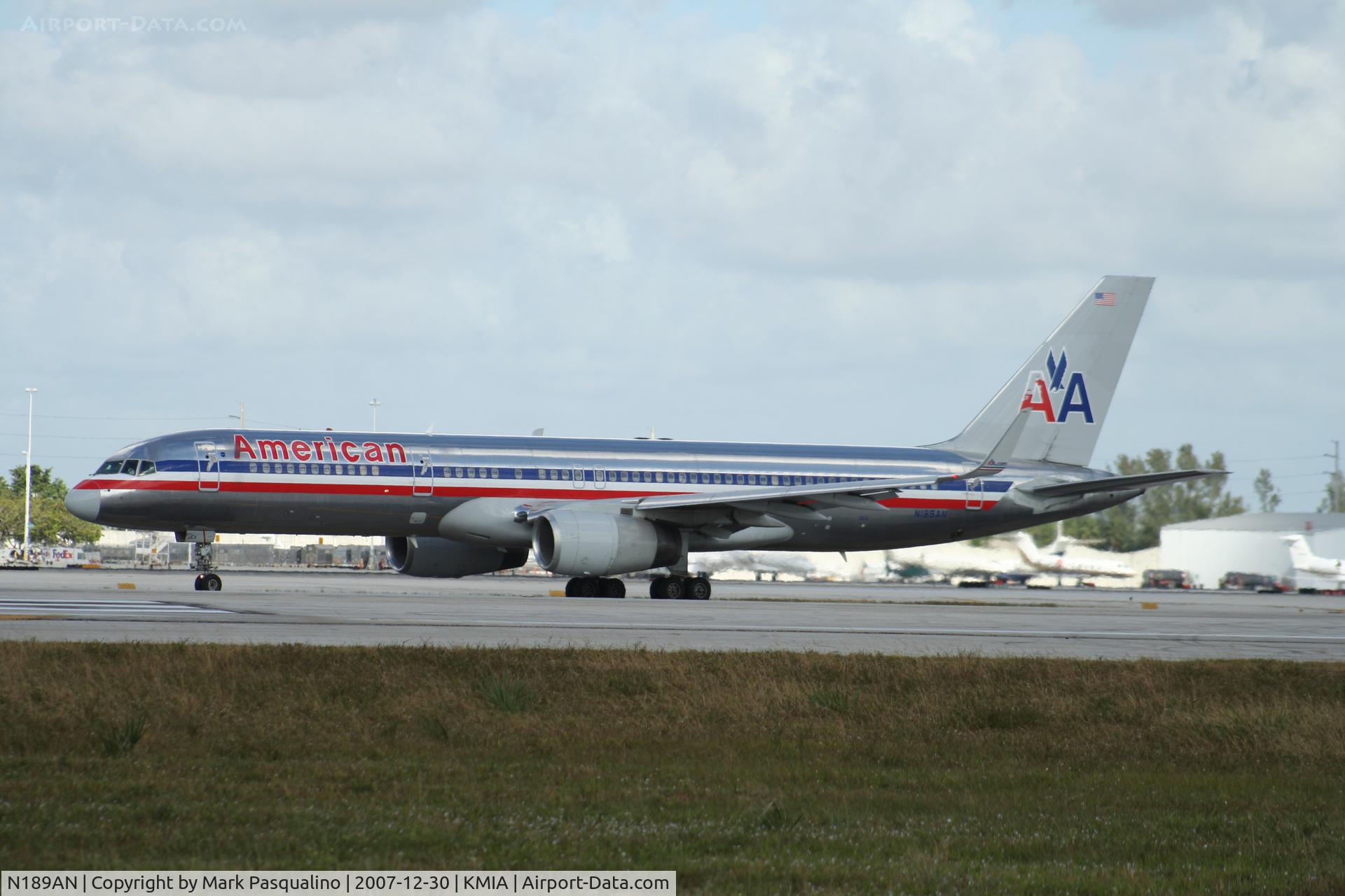 N189AN, 2001 Boeing 757-223 C/N 32383, Boeing 757-200