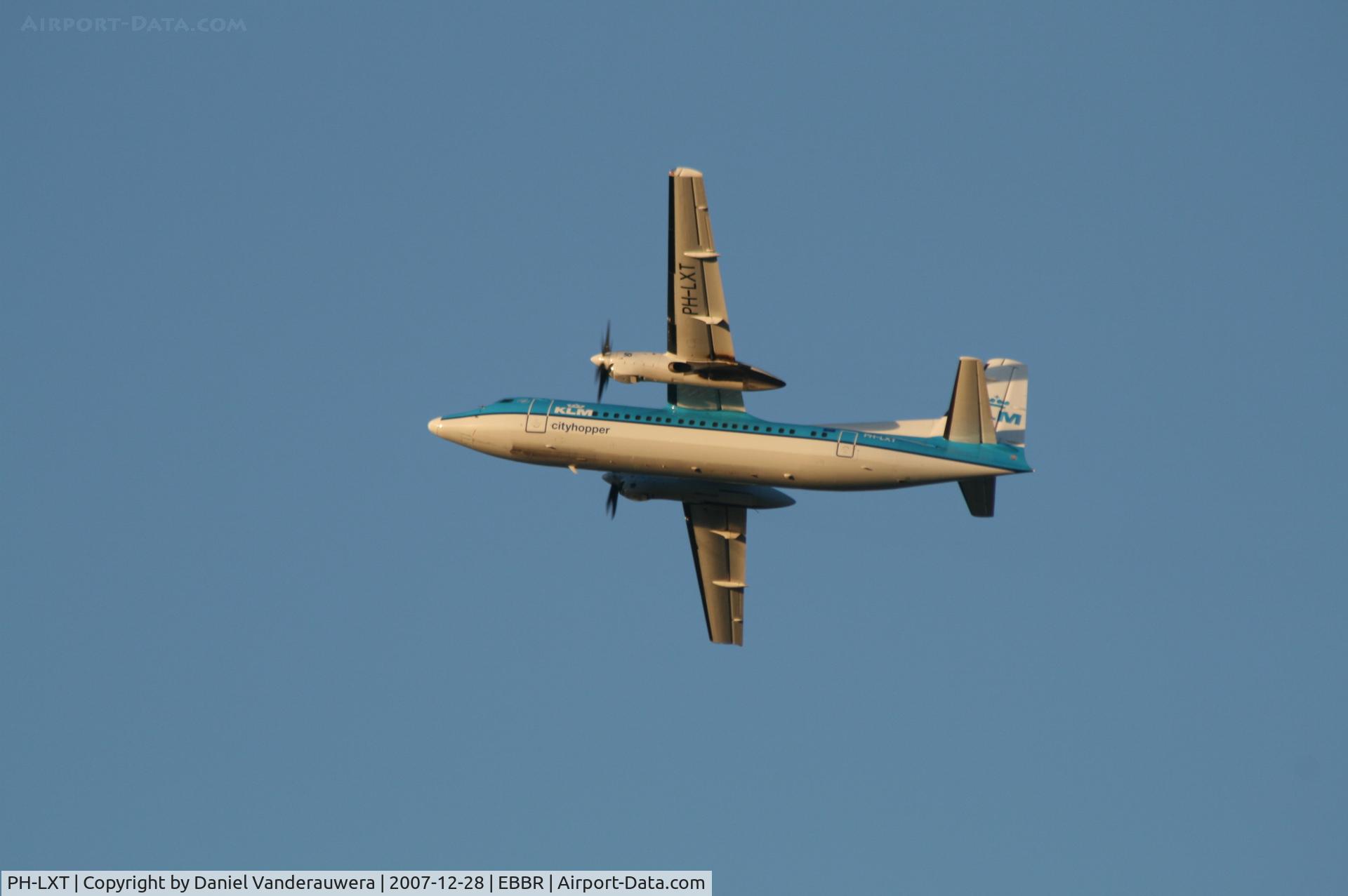PH-LXT, 1993 Fokker 50 C/N 20279, flight KL1730 is taking off from rwy 25R