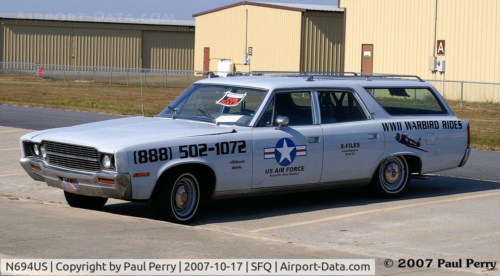 N694US, 1943 North American SNJ-4 Texan, c/n 88-13627, The AMC Ambassador, support vehicle par excellance
