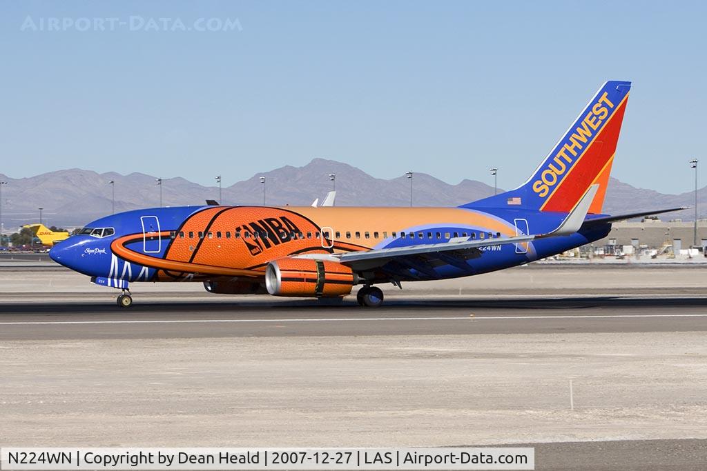 N224WN, 2005 Boeing 737-7H4 C/N 32493, Southwest Airlines 