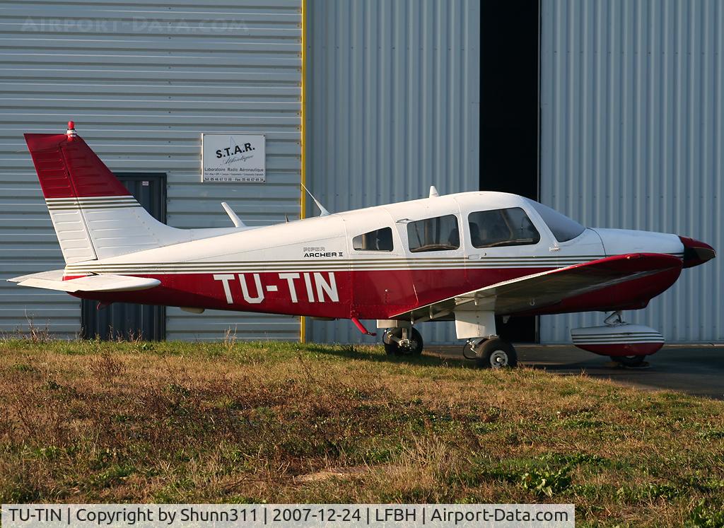 TU-TIN, Piper PA-28-181 Archer II C/N Not found TU-TIN, Parked at the airport