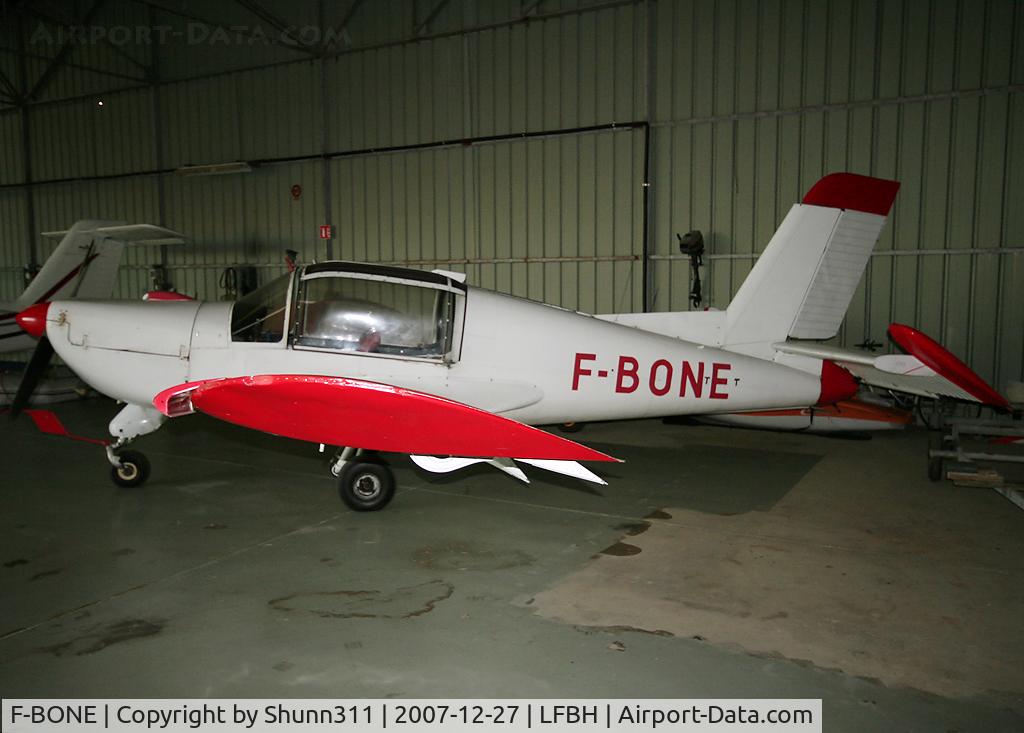 F-BONE, Socata MS-893A Rallye Commodore 180 C/N 10686, Inside paratrooping hangard... Special dedicace to Mr. Bontet ;-)