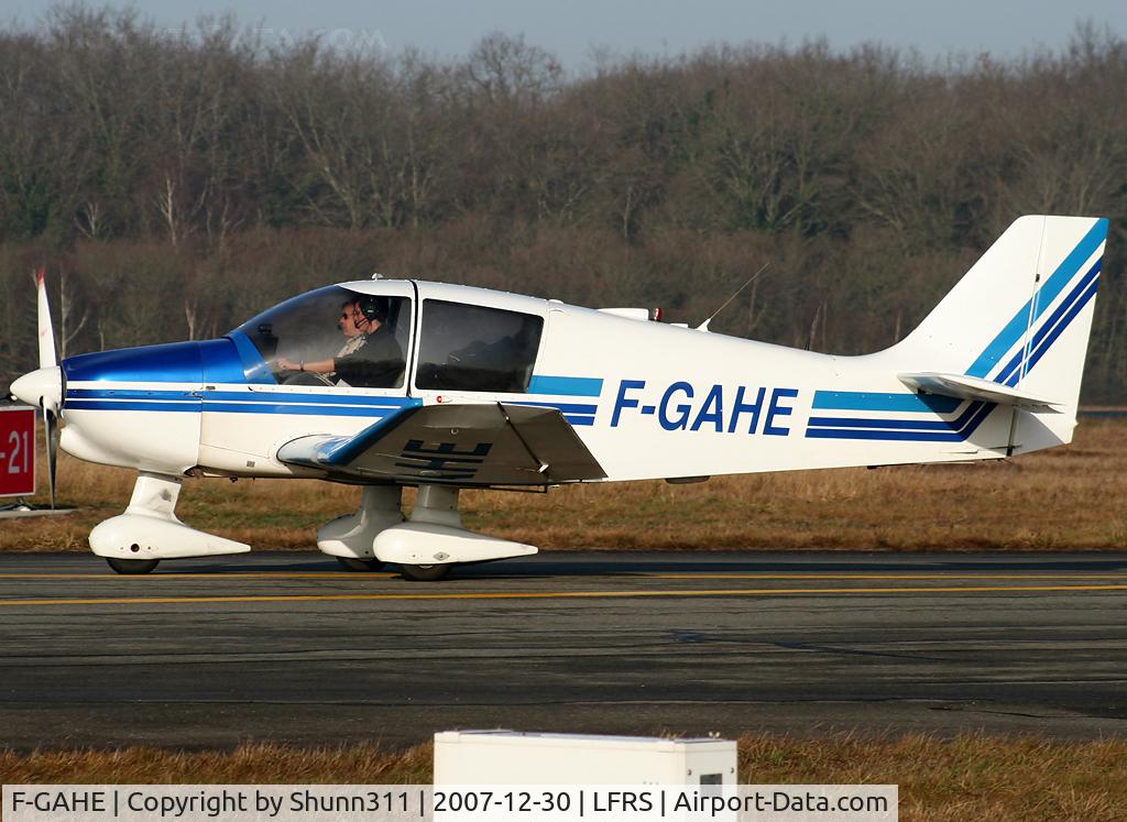 F-GAHE, Robin DR-400-108  Dauphin 2+2 C/N 1174, Rolling for a new light flight