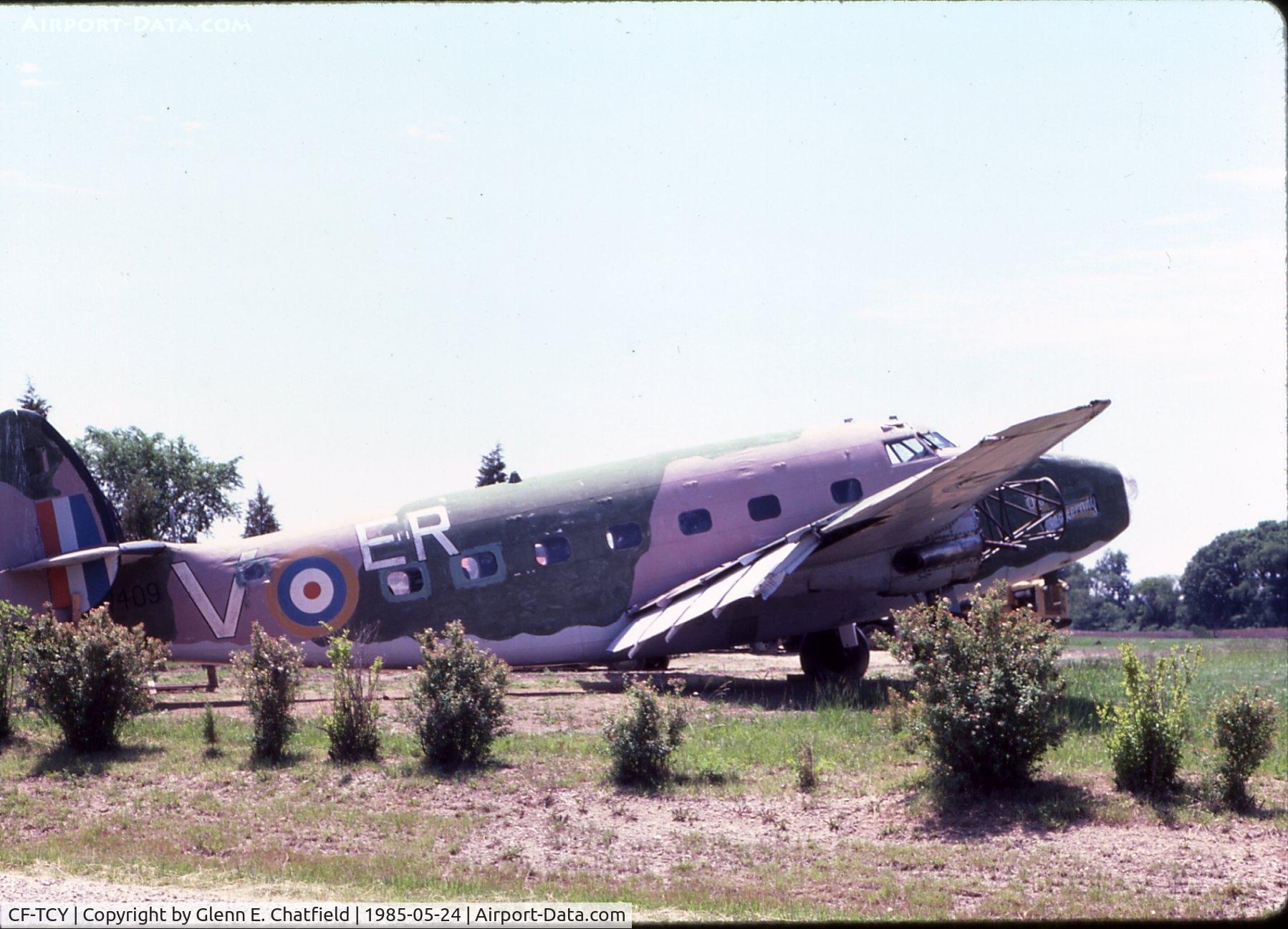CF-TCY, Lockheed 18 Lodestar C/N 18-2064, Lodestar at the now defunct Victory Air Museum at Mundelein, IL