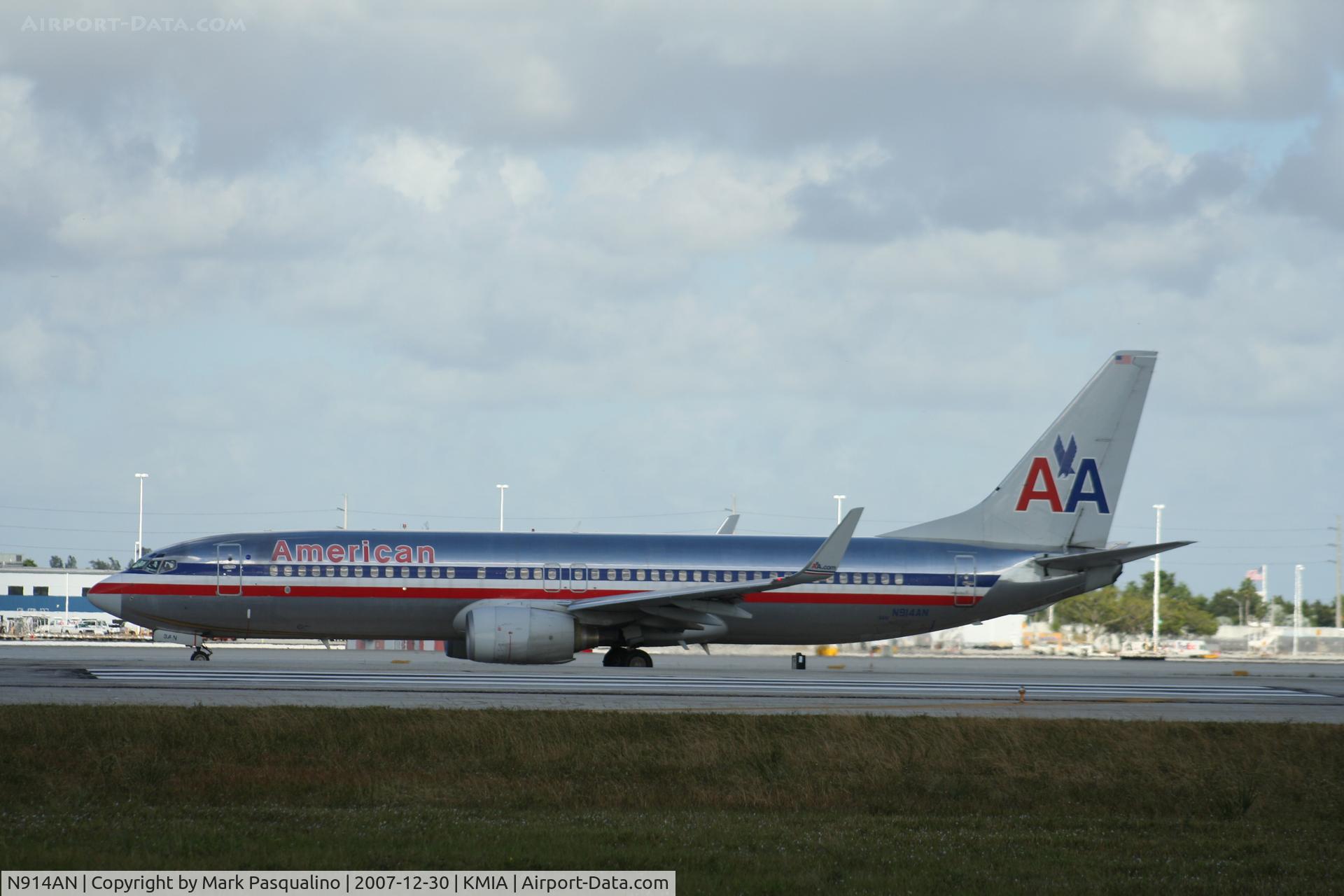 N914AN, 1999 Boeing 737-823 C/N 29515, Boeing 737-800