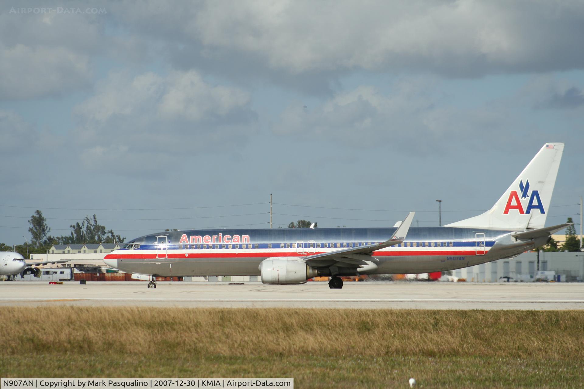 N907AN, 1999 Boeing 737-823 C/N 29509, Boeing 737-800