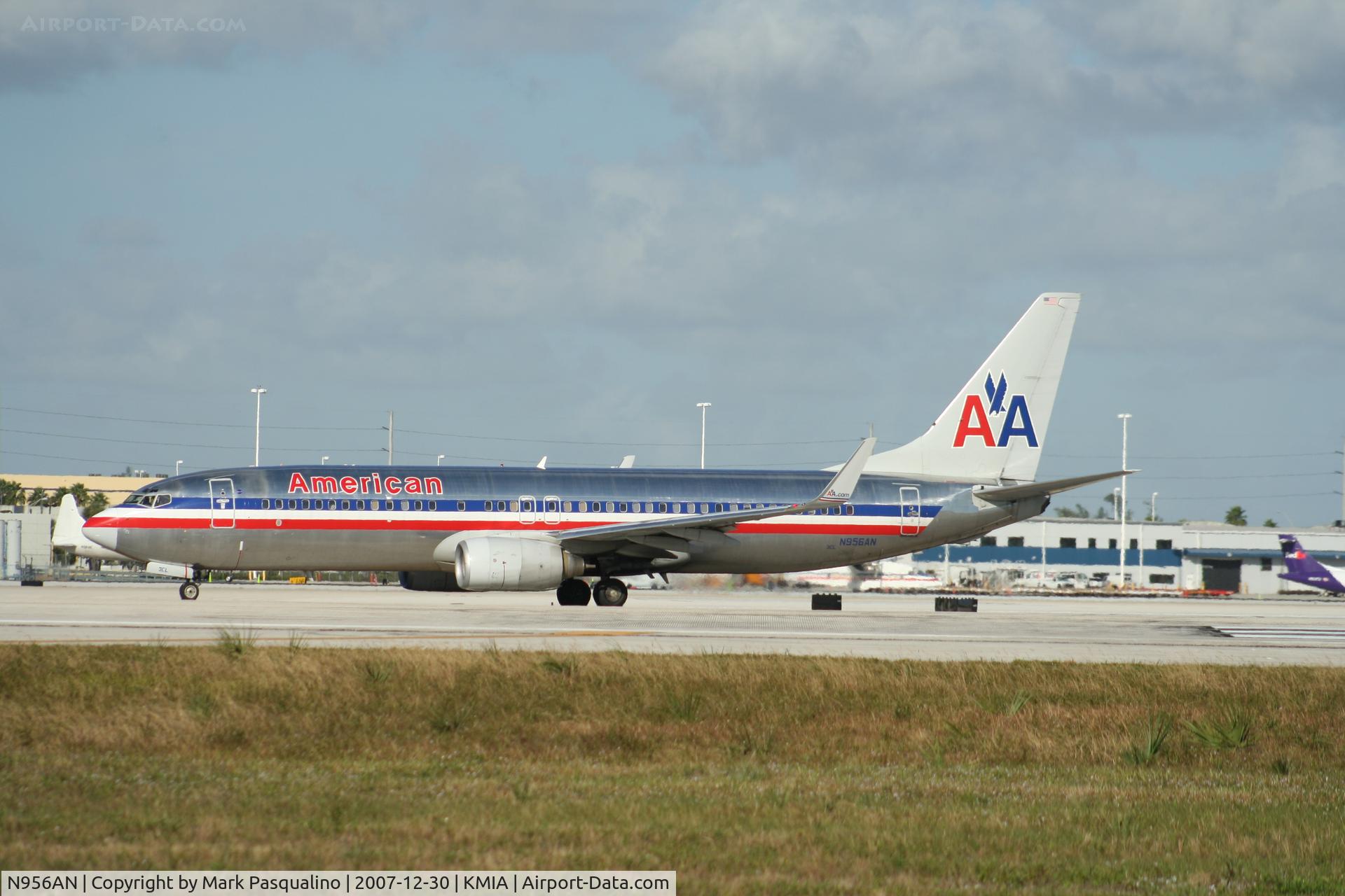 N956AN, 2001 Boeing 737-823 C/N 30090, Boeing 737-800
