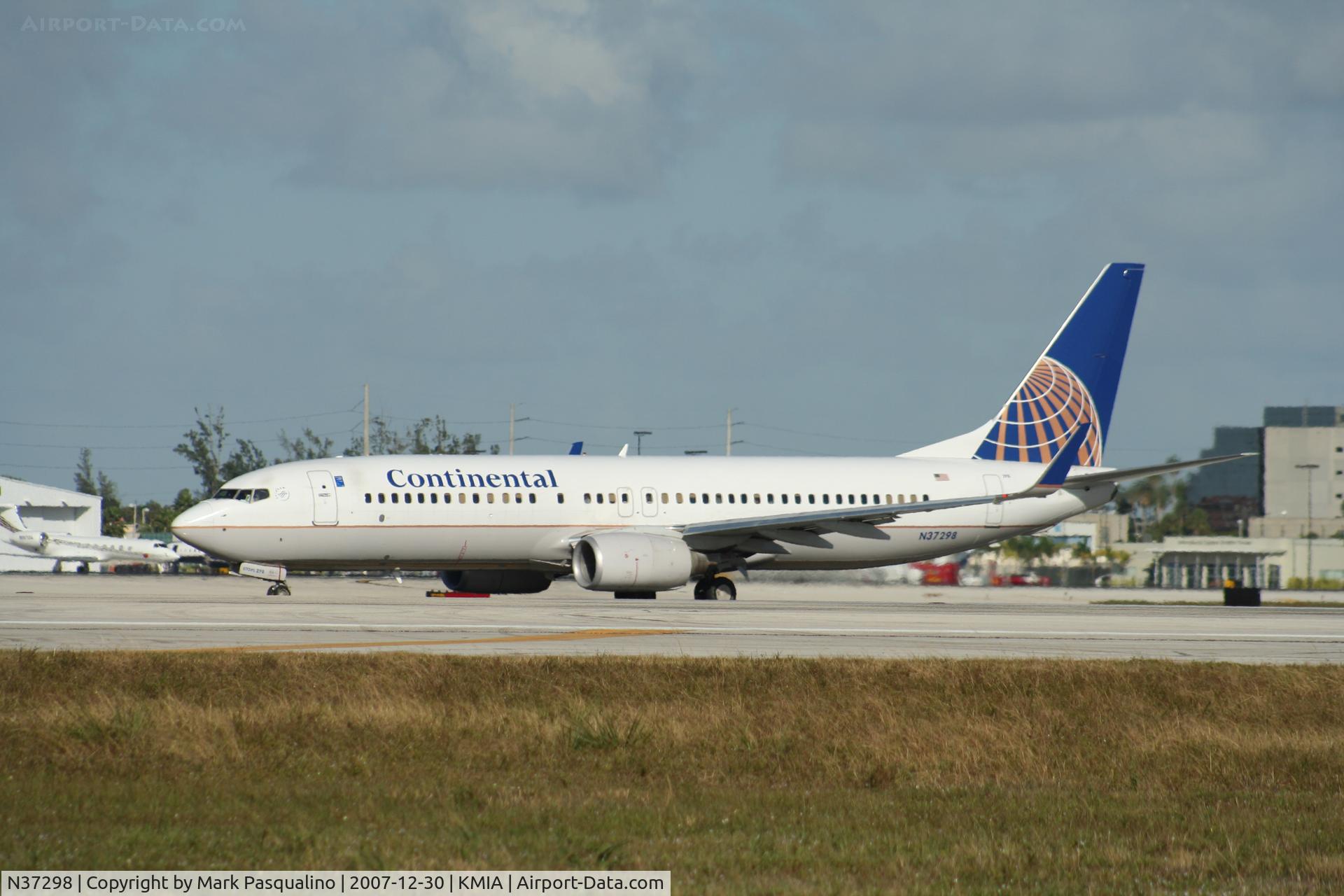 N37298, 2005 Boeing 737-824 C/N 34004, Boeing 737-800