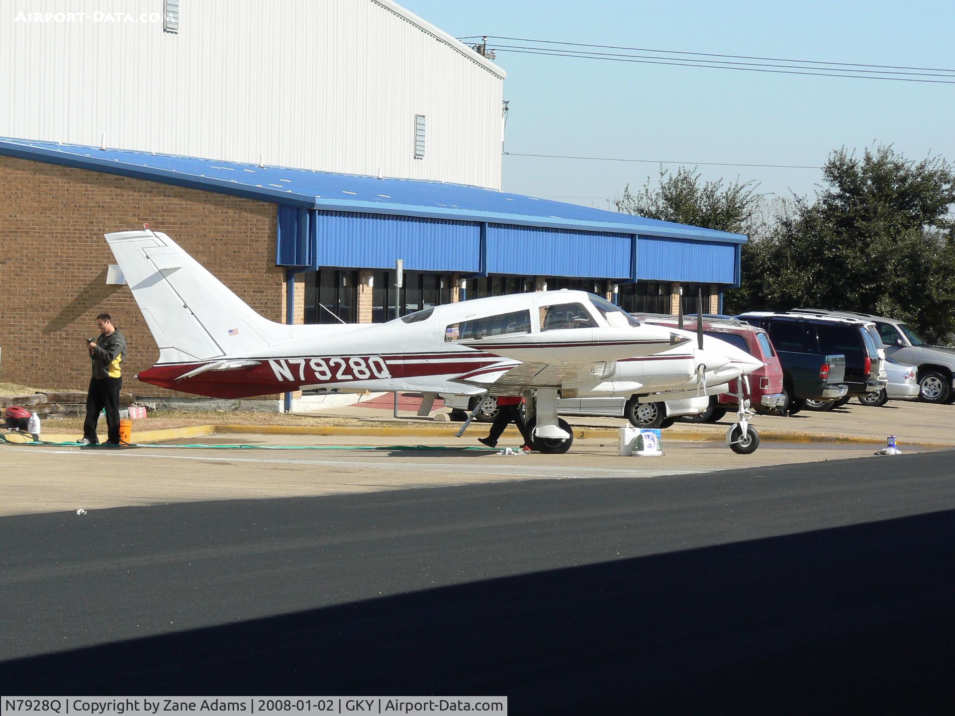 N7928Q, 1972 Cessna 310Q C/N 310Q0621, At the wash rack