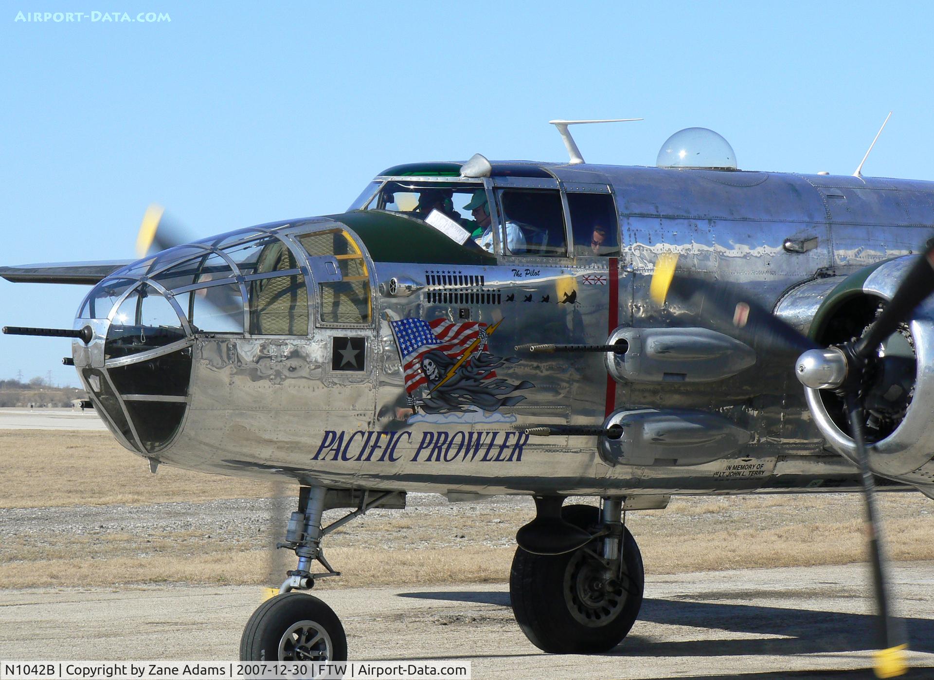 N1042B, 1944 North American B-25N Mitchell C/N 108-35148, Flight Training