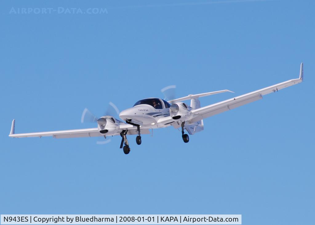 N943ES, 2006 Diamond DA-42 Twin Star C/N 42.AC033, Final Approach to 17L