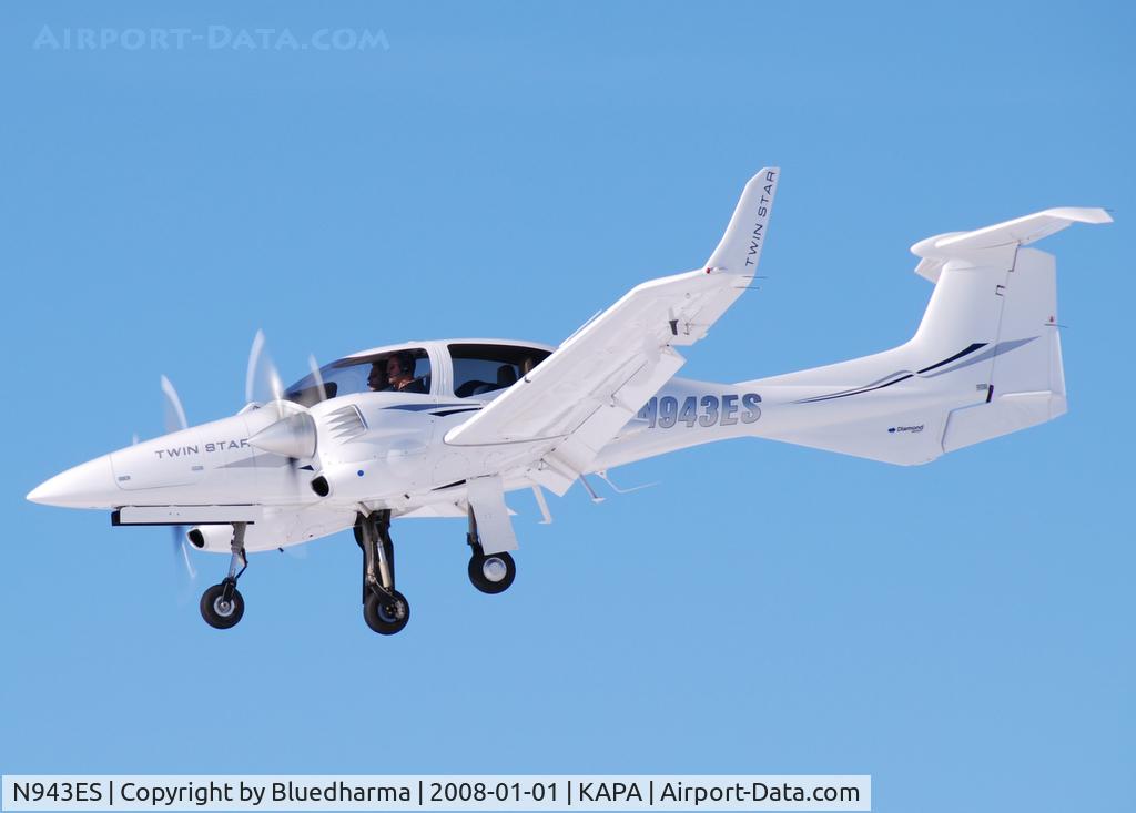 N943ES, 2006 Diamond DA-42 Twin Star C/N 42.AC033, Final Approach to 17L