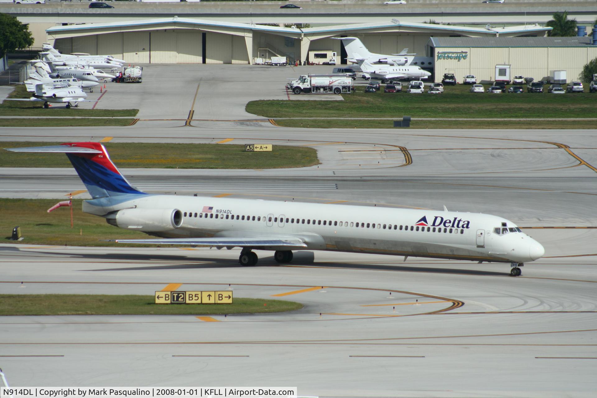N914DL, 1988 McDonnell Douglas MD-88 C/N 49545, MD-88