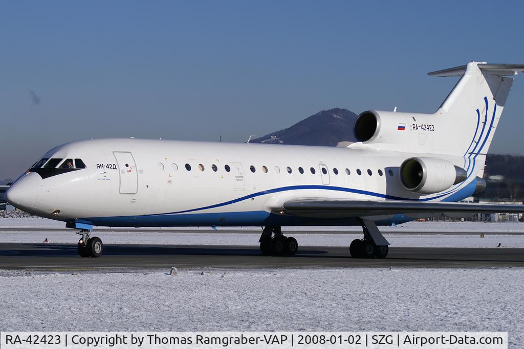 RA-42423, 1992 Yakovlev Yak-42D C/N 4216606, Centre Avia Yakovlev 42