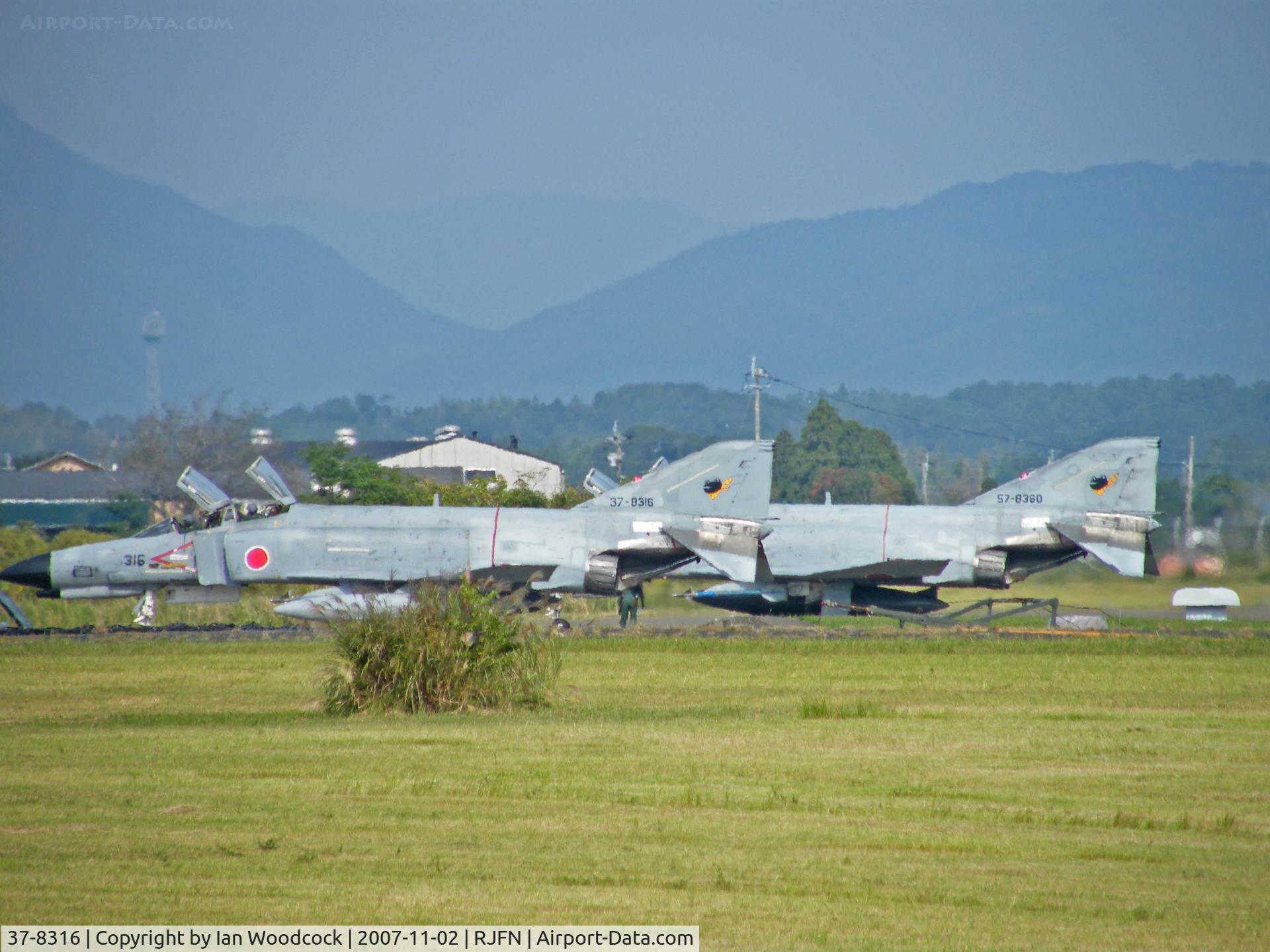 37-8316, Mitsubishi F-4EJ Kai Phantom II C/N M016, McDonnell-Douglas F-4EJ/Nyutabaru AB (with 57-8360)