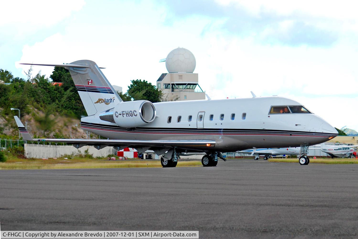 C-FHGC, Canadair Challenger 604 (CL-600-2B16) C/N 5453, Canadian Challenger in St. Maarten