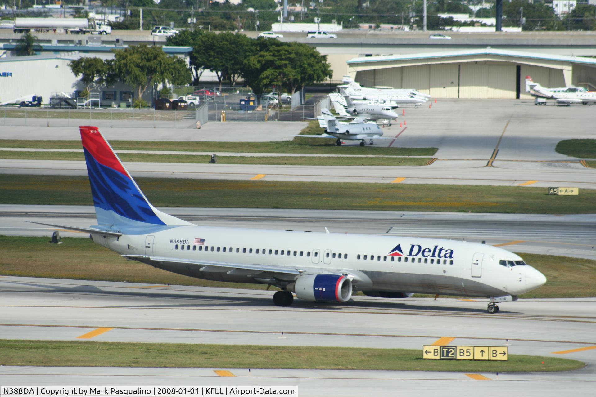 N388DA, 2000 Boeing 737-832 C/N 30375, Boeing 737-800