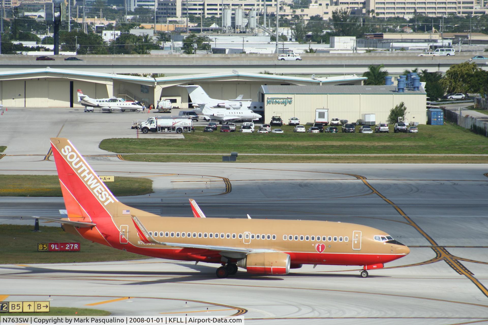 N763SW, 2000 Boeing 737-7H4 C/N 27877, Boeing 737-700