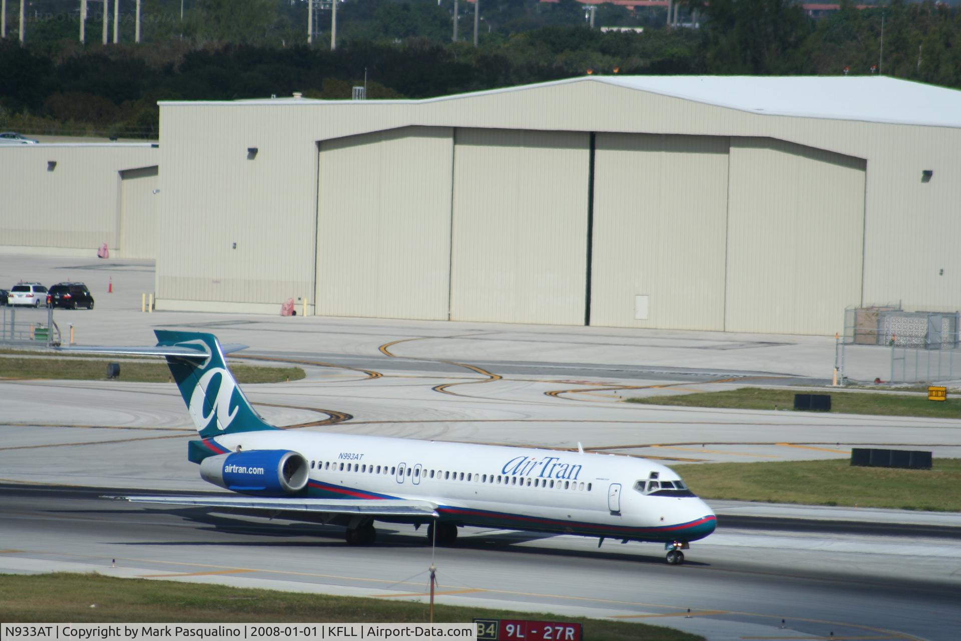 N933AT, 2000 Boeing 717-200 C/N 55071, Boeing 717-200